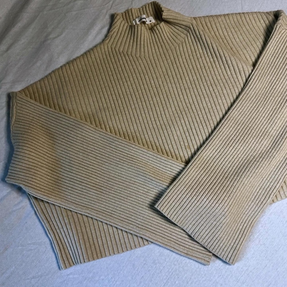 Oliviaceous Ribbed Bell Sleeve Cropped Tan Sweater size M